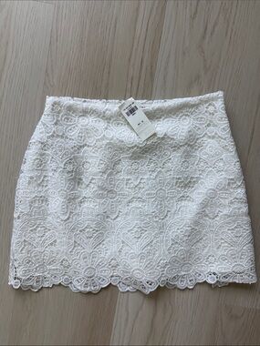 Abercrombie & Fitch White Lace Crochet Mini Skort  SM NWT